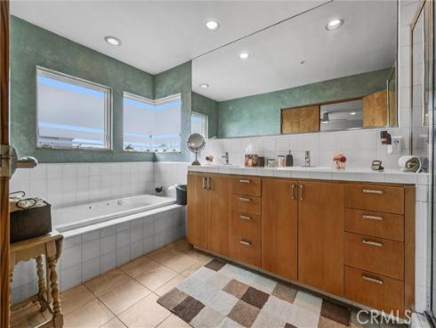 16745 Bayview B Drive, Sunset Beach, CA