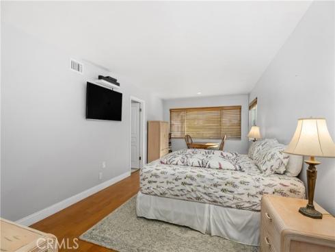 17081  5th  , Sunset Beach, CA