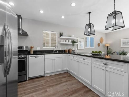 17111 S Pacific Avenue, Sunset Beach, CA