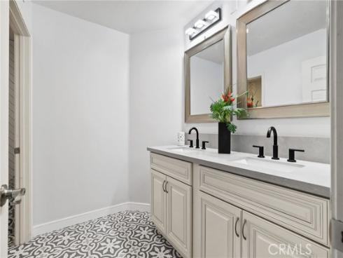 16 Deerfield Place , Trabuco Canyon, CA