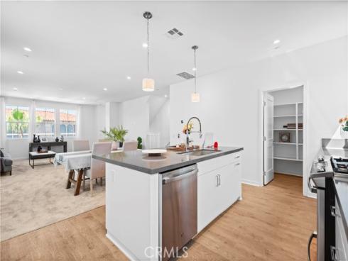 119 Jessup Way , Tustin, CA