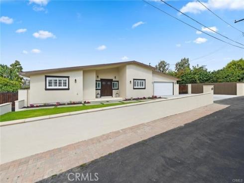 14501 Greenwood Lane, Tustin, CA