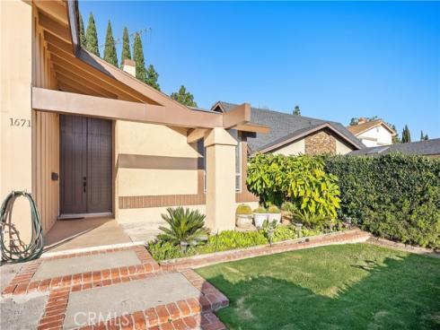 1671 Green Meadow Avenue, Tustin, CA