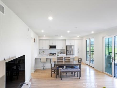 16289 Dawn Way 204 , Tustin, CA