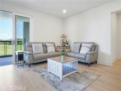 16289 Dawn Way 204 , Tustin, CA