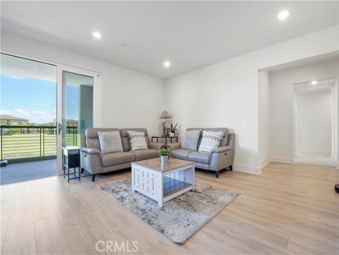 16289 Dawn Way 204 , Tustin, CA