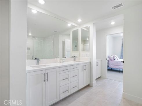 16289 Dawn Way 204 , Tustin, CA