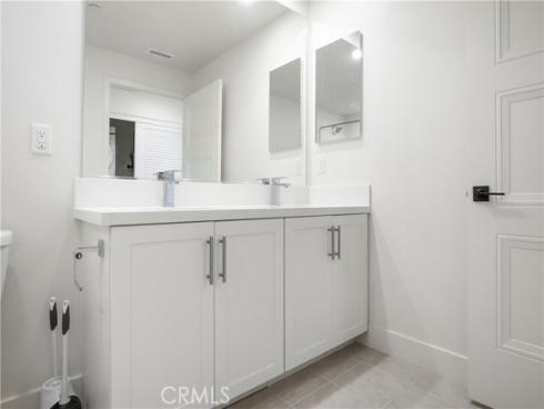 16289 Dawn Way 204 , Tustin, CA