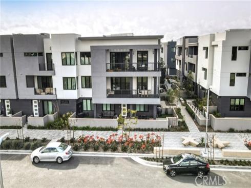 16289 Dawn Way 204 , Tustin, CA