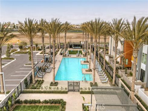 16289 Dawn Way 204 , Tustin, CA