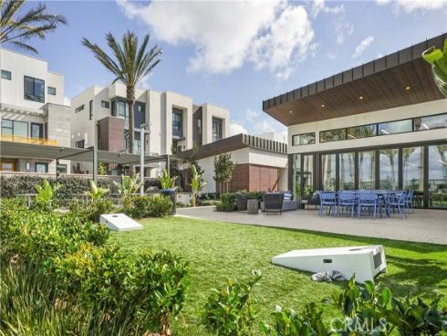 16289 Dawn Way 204 , Tustin, CA