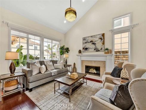 2141  Palermo  , Tustin, CA