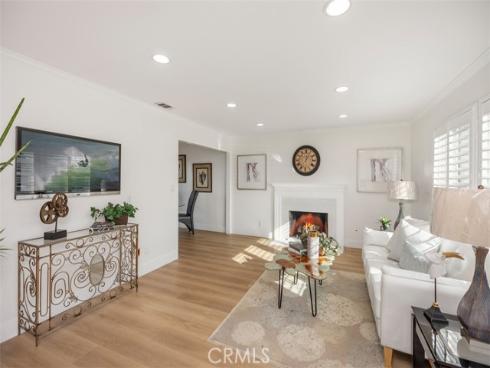 1107 E 1st Street, Tustin, CA