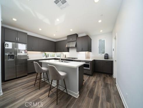 430 Transport , Tustin, CA