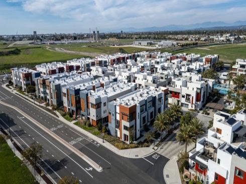 430 Transport , Tustin, CA