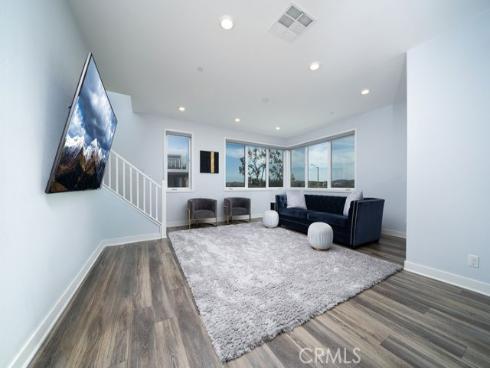 430 Transport , Tustin, CA