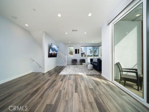 430 Transport , Tustin, CA