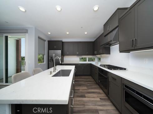 430 Transport , Tustin, CA