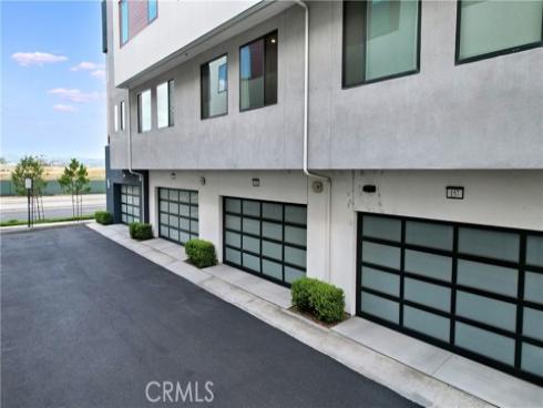 159  Waypoint  , Tustin, CA