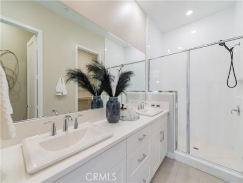 421 Transport , Tustin, CA