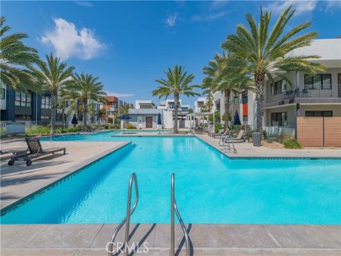 421 Transport , Tustin, CA