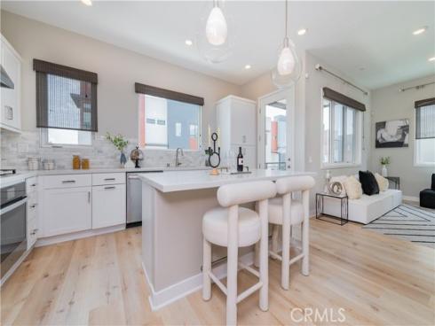 421 Transport , Tustin, CA