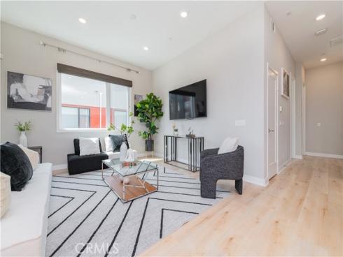 421 Transport , Tustin, CA