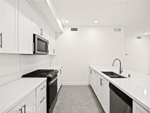 16321 Dawn 108 Way, Tustin, CA