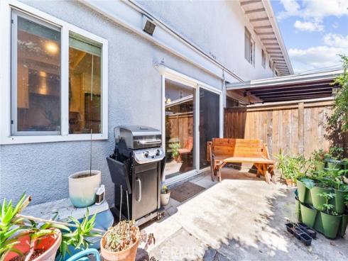 1121 E 1st Street, Tustin, CA