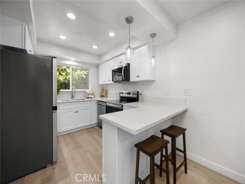 1881 Mitchell 114 Avenue, Tustin, CA