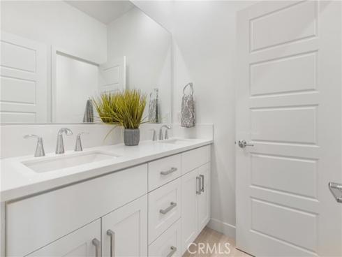 285  Lodestar  , Tustin, CA