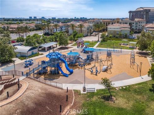 285  Lodestar  , Tustin, CA