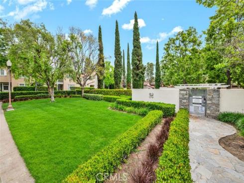 13071 Arborwalk Lane, Tustin, CA