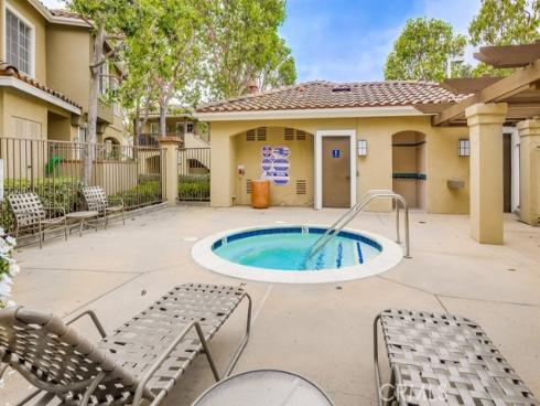 253 Gallery Way, Tustin, CA