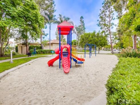 253 Gallery Way, Tustin, CA