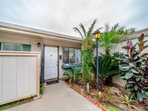 631 W 6th D Street, Tustin, CA