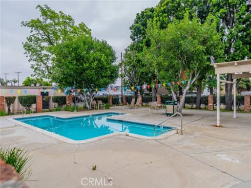 631 W 6th D Street, Tustin, CA