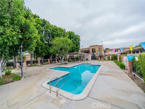 631 W 6th D Street, Tustin, CA