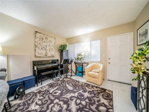 631 W 6th D Street, Tustin, CA