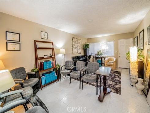 631 W 6th D Street, Tustin, CA