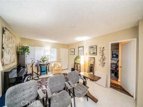 631 W 6th D Street, Tustin, CA