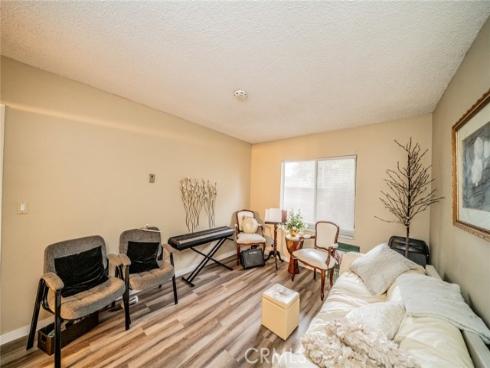 631 W 6th D Street, Tustin, CA