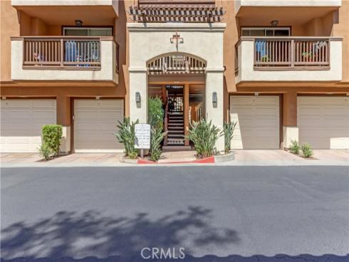 2960  Champion  1814  Way, Tustin, CA