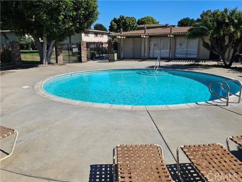 654 W Main  B  Street, Tustin, CA