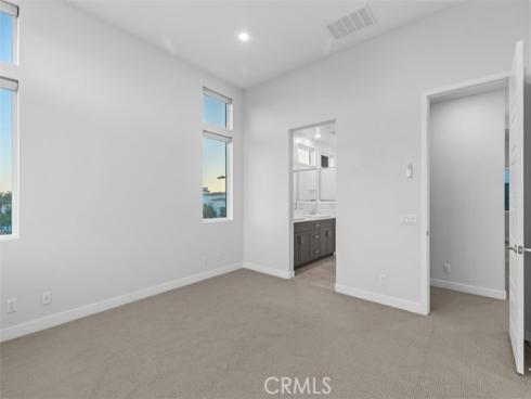 430  Transport  , Tustin, CA