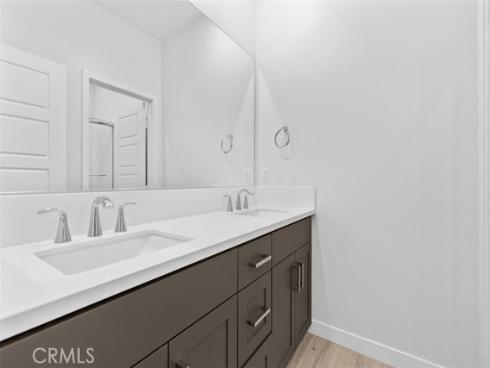 430  Transport  , Tustin, CA