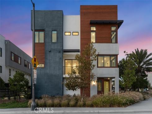 430  Transport  , Tustin, CA