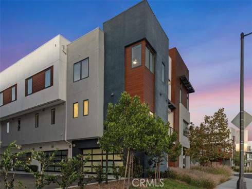 430  Transport  , Tustin, CA