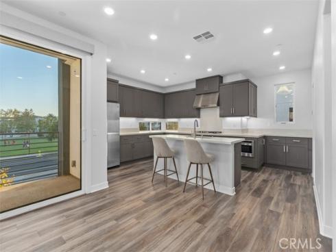 430  Transport  , Tustin, CA