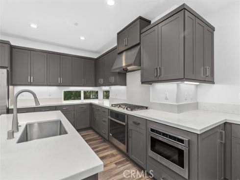 430  Transport  , Tustin, CA